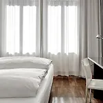 Hotel The Pure, Frankfurt, A Member Of Design 4*