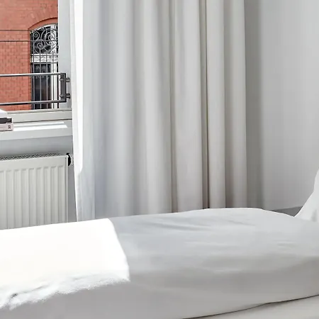 The Pure, Frankfurt, A Member Of Design Hotel 4*