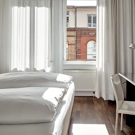 The Pure, Frankfurt, A Member Of Design 4*